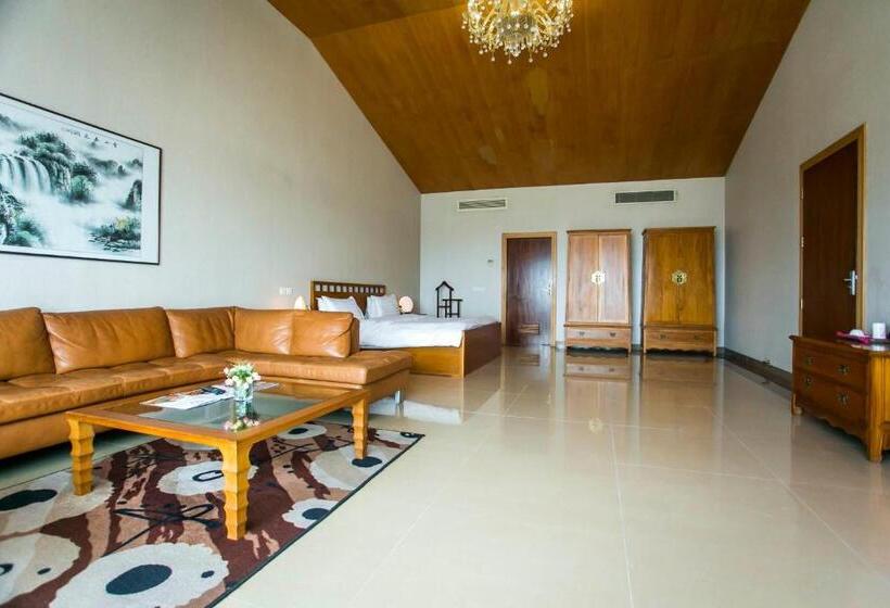 سوئیت پرزیدنت, Lagos Oriental