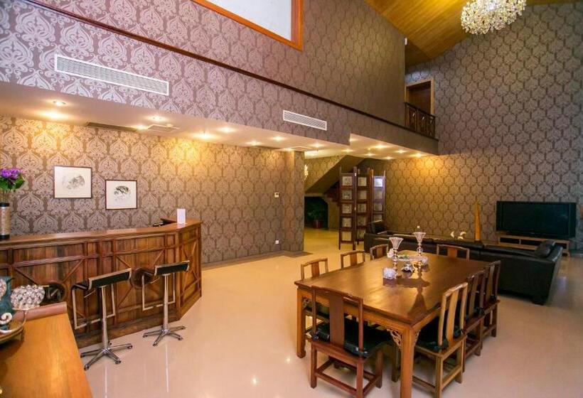 سوییت اجرایی, Lagos Oriental