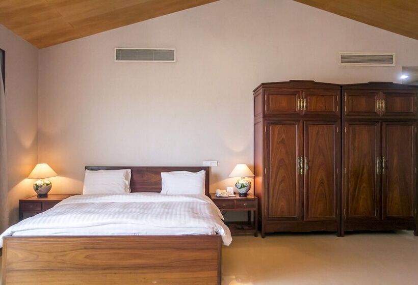 سوییت لوکس, Lagos Oriental