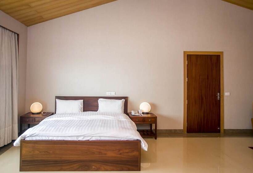 سوییت لوکس, Lagos Oriental