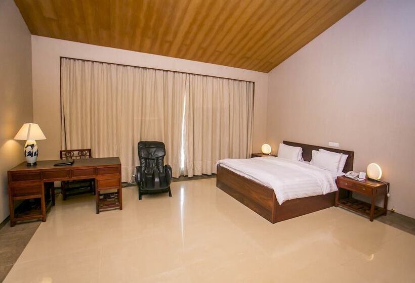 سوییت لوکس, Lagos Oriental