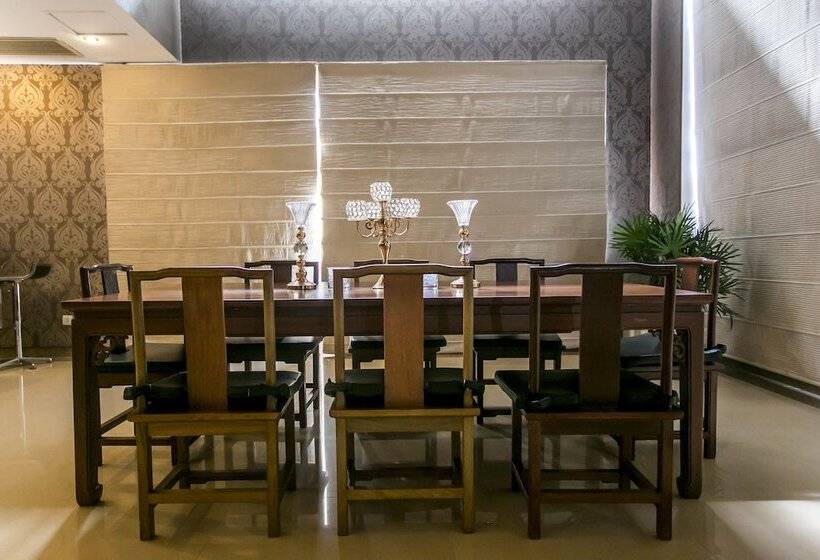 سوئیت ریاست جمهوری 2 خوابه, Lagos Oriental