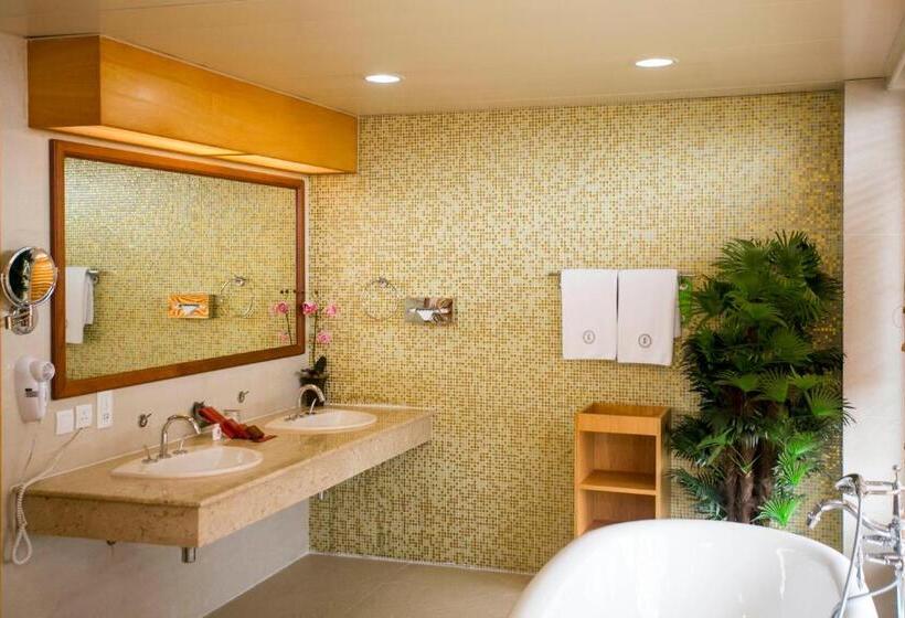 سوییت جونیور, Lagos Oriental