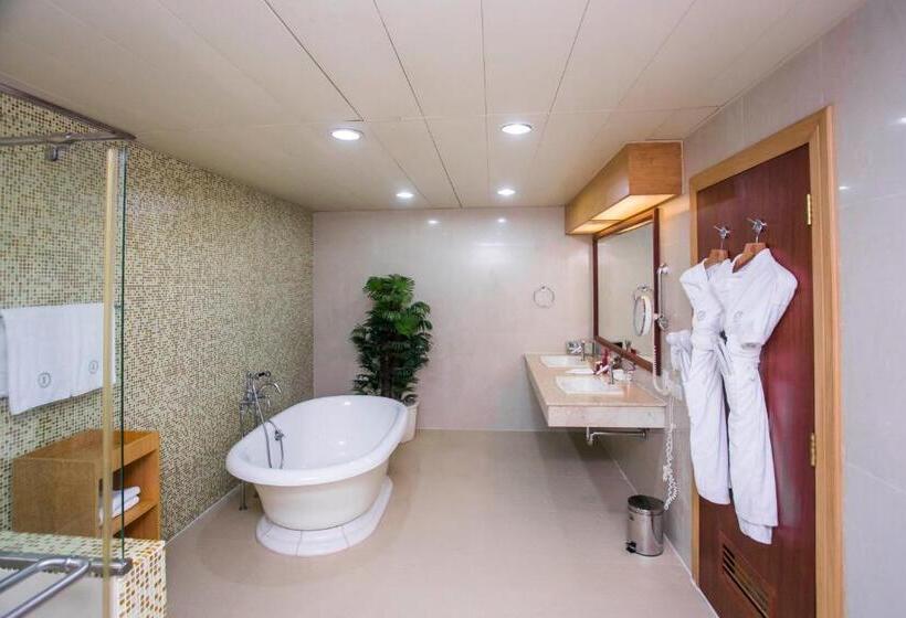 سوییت سوپریور, Lagos Oriental