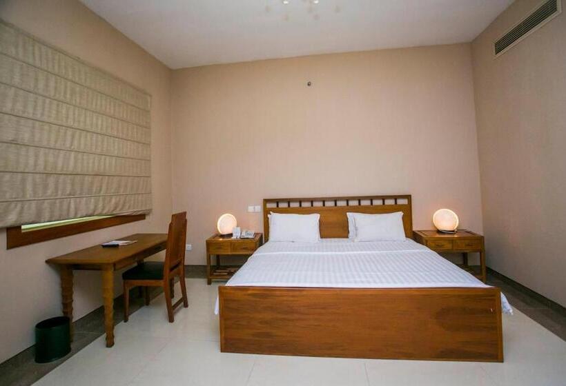 سوییت سوپریور, Lagos Oriental