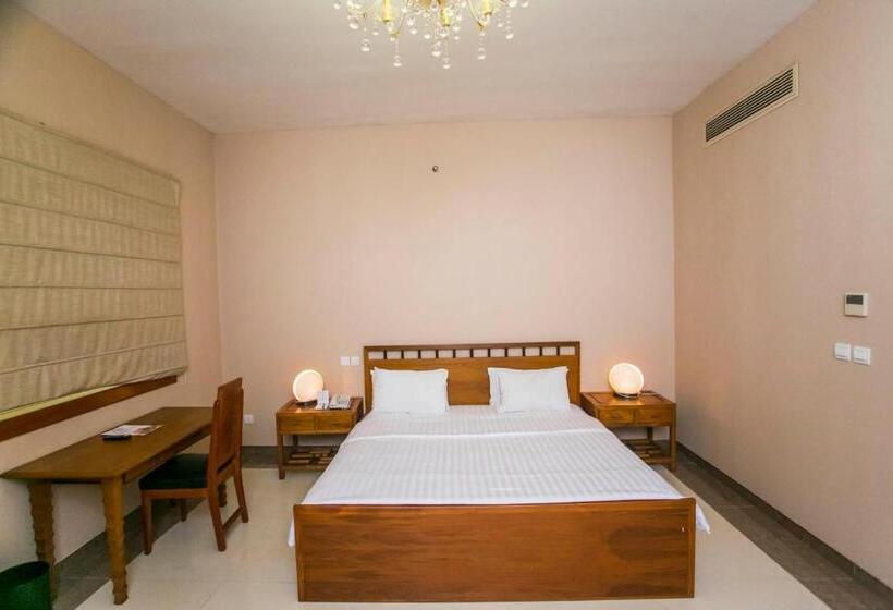 سوییت سوپریور, Lagos Oriental