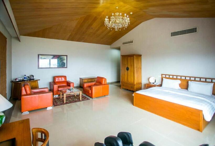 سوئیت پرزیدنت, Lagos Oriental