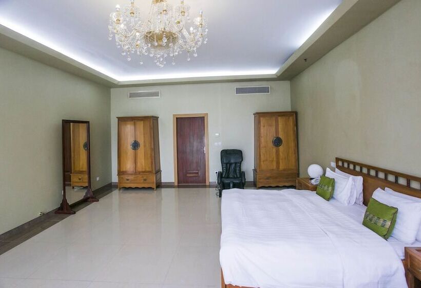 سوییت اجرایی, Lagos Oriental