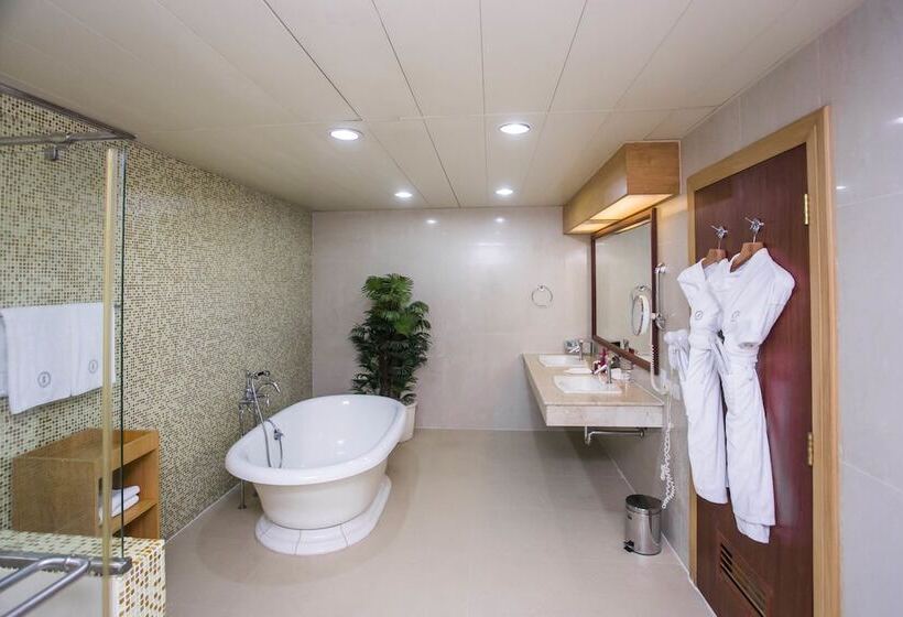 سوییت اجرایی, Lagos Oriental