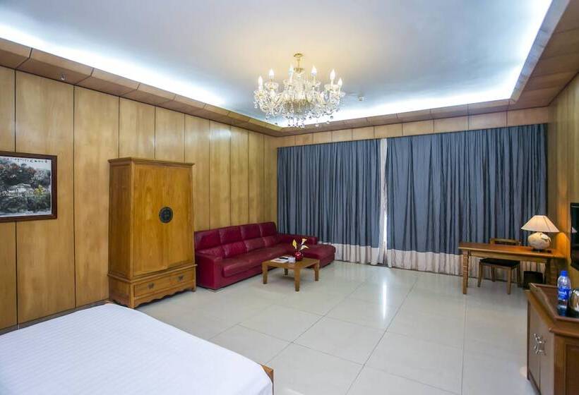 اتاق سوپریور, Lagos Oriental