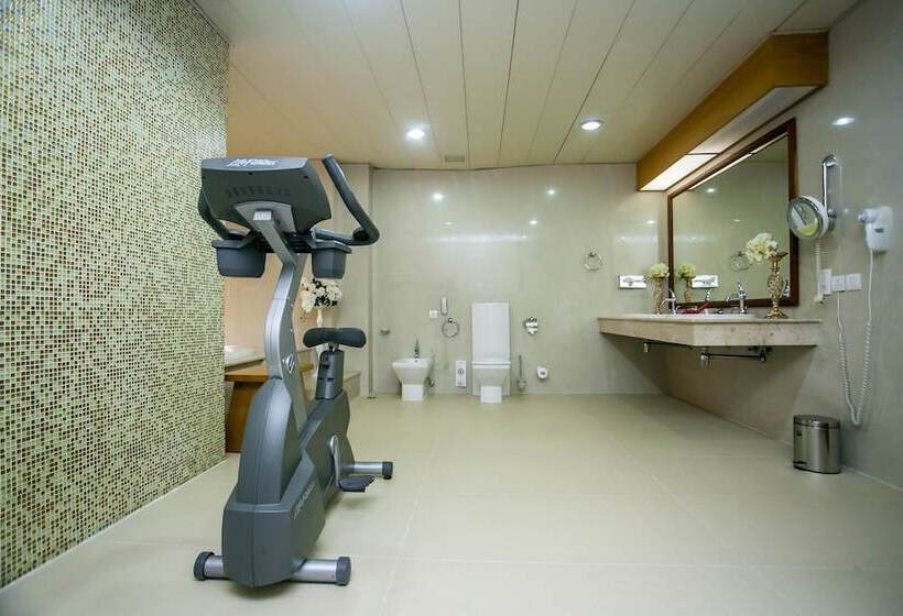 سوئیت ریاست جمهوری 2 خوابه, Lagos Oriental