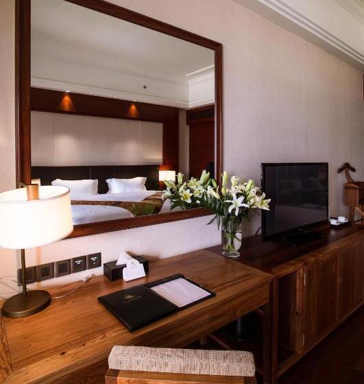 Номер Deluxe Вид на Бассейн, Landmark Mekong Riverside