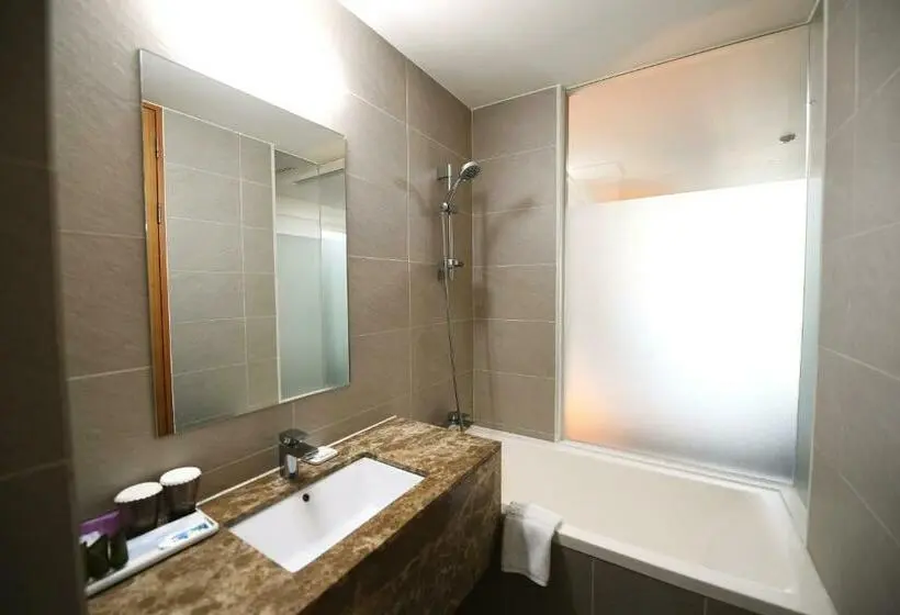Standard-huone, Laonzena