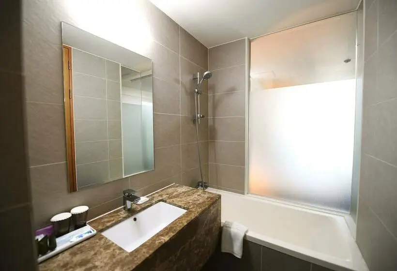 Standard-huone, Laonzena