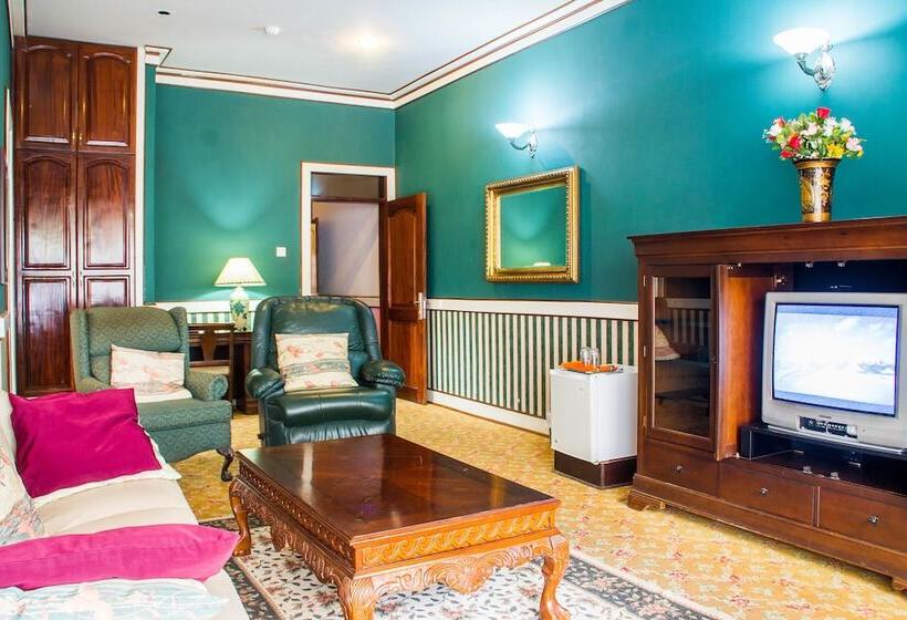 اتاق اجرایی, Islet