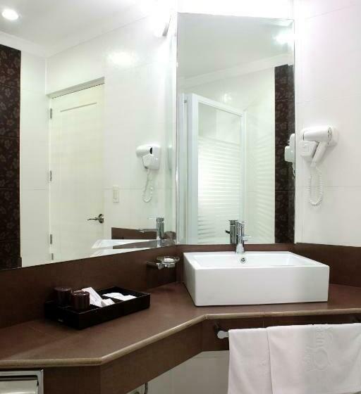 اتاق لوکس, Queens Hotel Angeles City