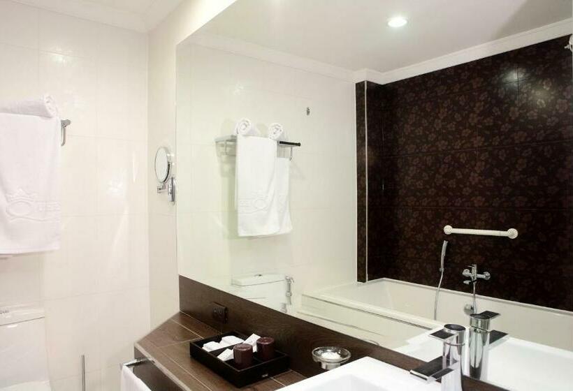 اتاق اجرایی, Queens Hotel Angeles City