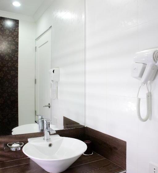 اتاق لوکس, Queens Hotel Angeles City