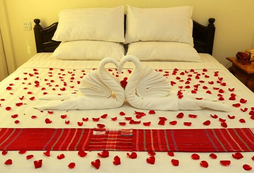 اتاق لوکس, Angel Land