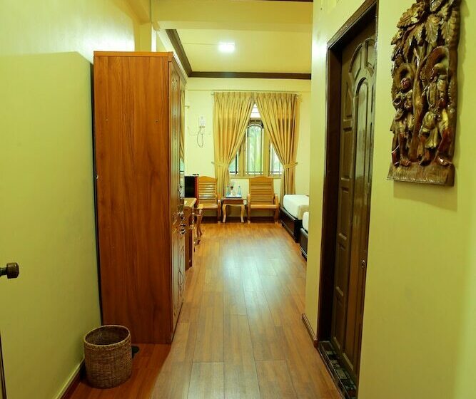 اتاق لوکس, Angel Land