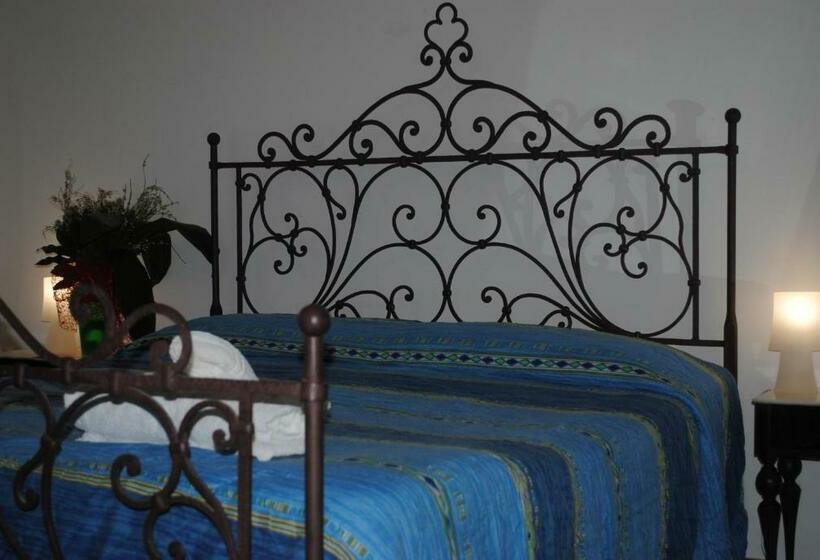 Pokój Standard Wspólna Łazienka, Calciufetta