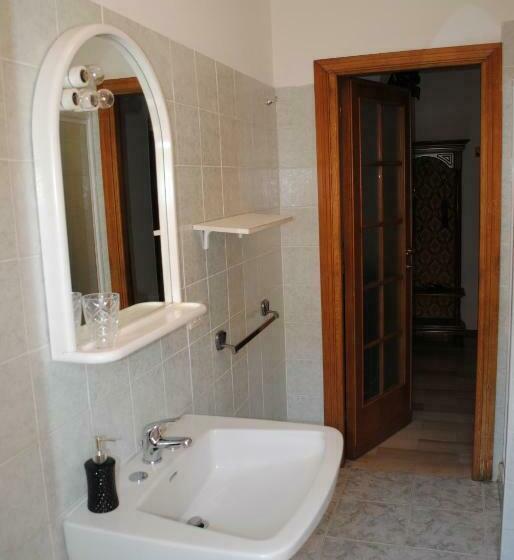 Pokój Standard Wspólna Łazienka, Calciufetta