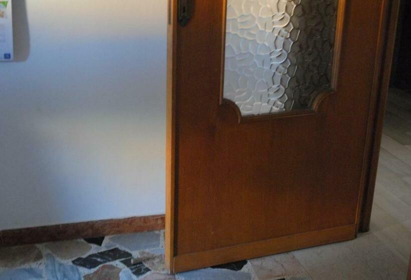 Pokój Standard, Calciufetta