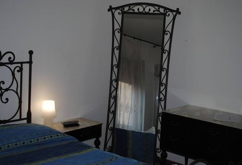 Pokój Standard Wspólna Łazienka, Calciufetta