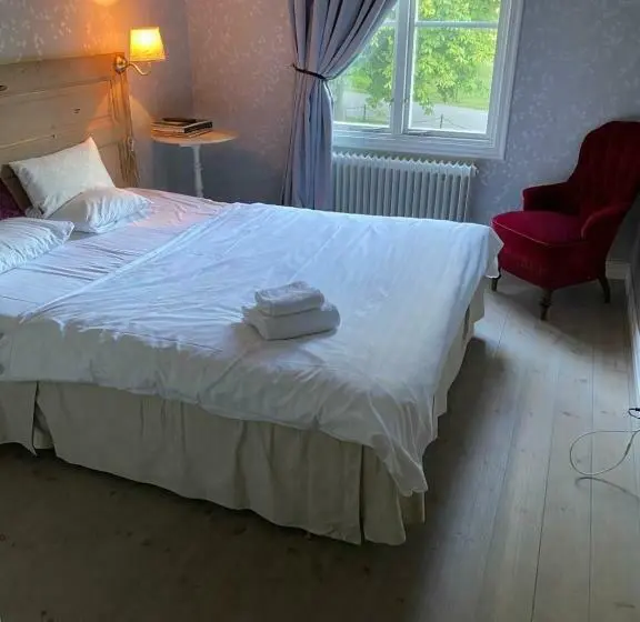 Classic Yhden Hengen Huone, Café Mandeltårtan B&b Villafloraviola