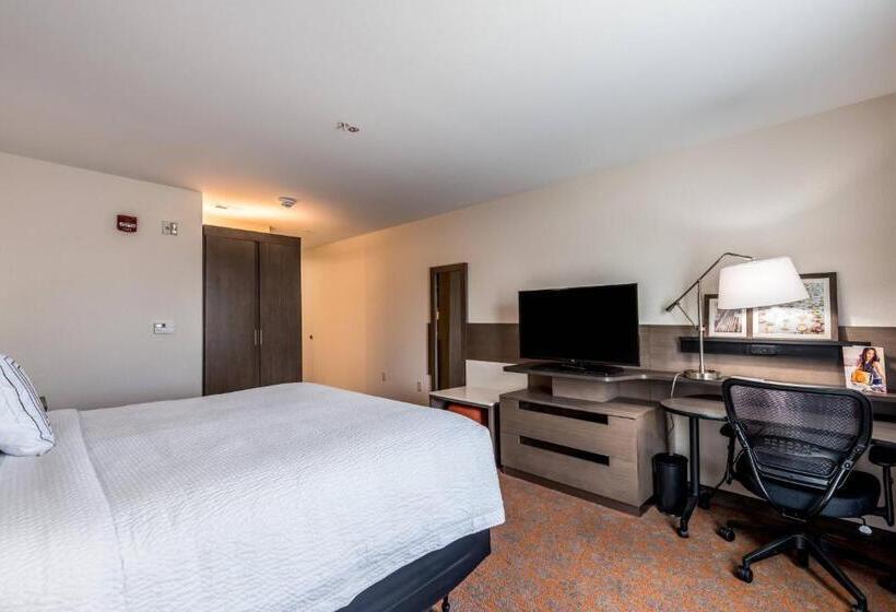 带大床的标准间, Fairfield Inn & Suites By Marriott St. Joseph Stevensville