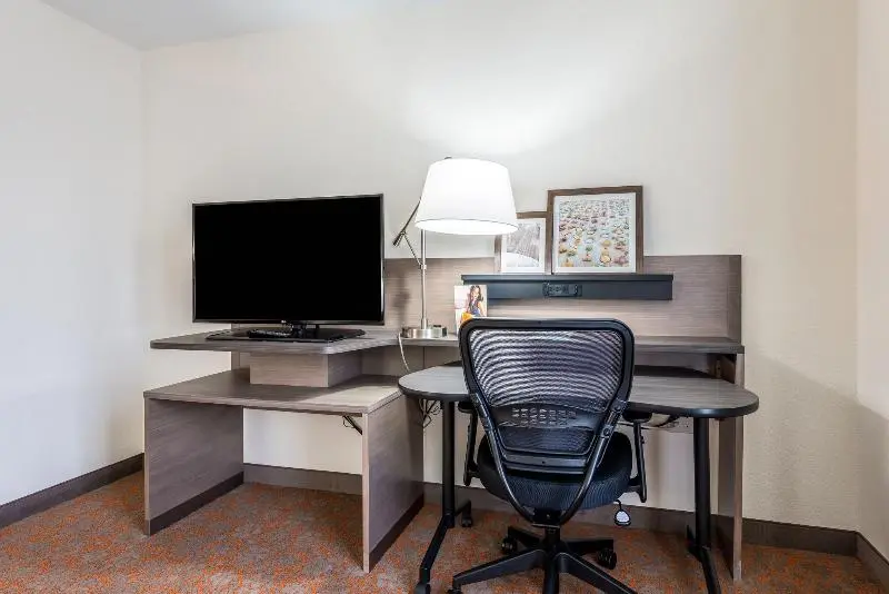 キングサイドベッドのスタンダードワンルーム, Fairfield Inn & Suites By Marriott St. Joseph Stevensville