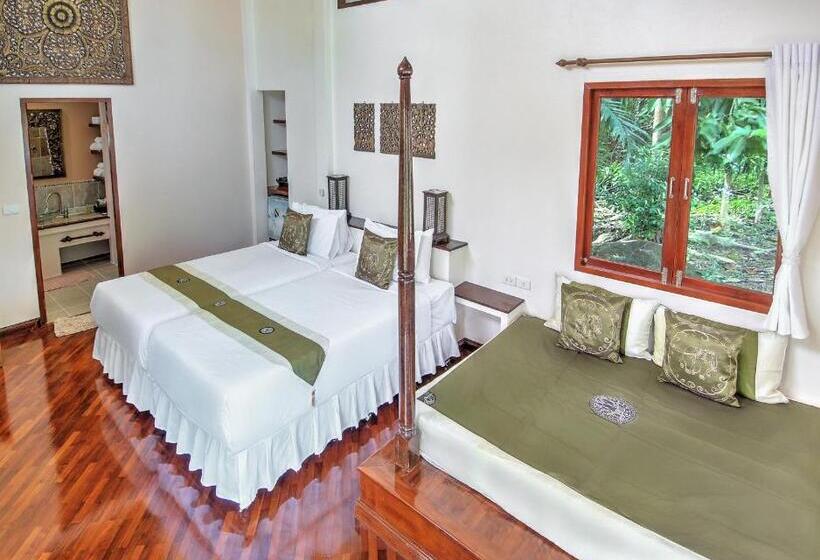 בונגלו עם נוף לבריכה, Khanom Hill Resort