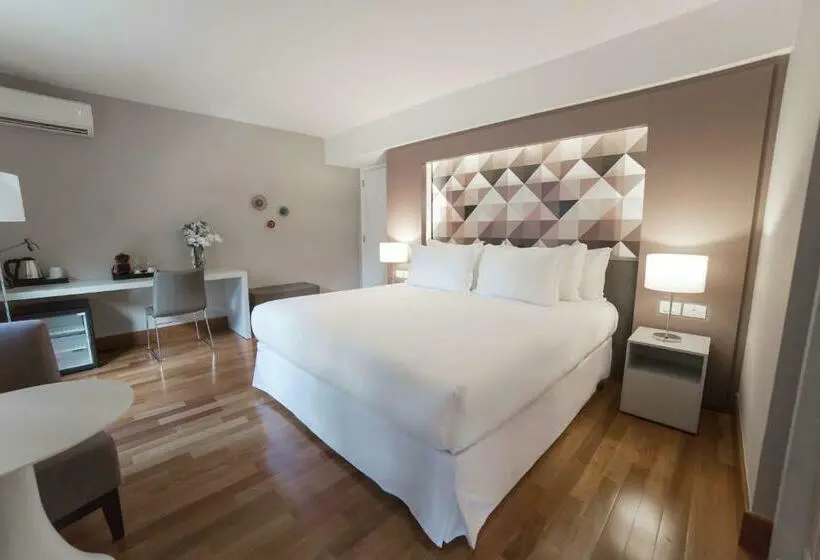 Premium-huone, NH Curitiba The Five