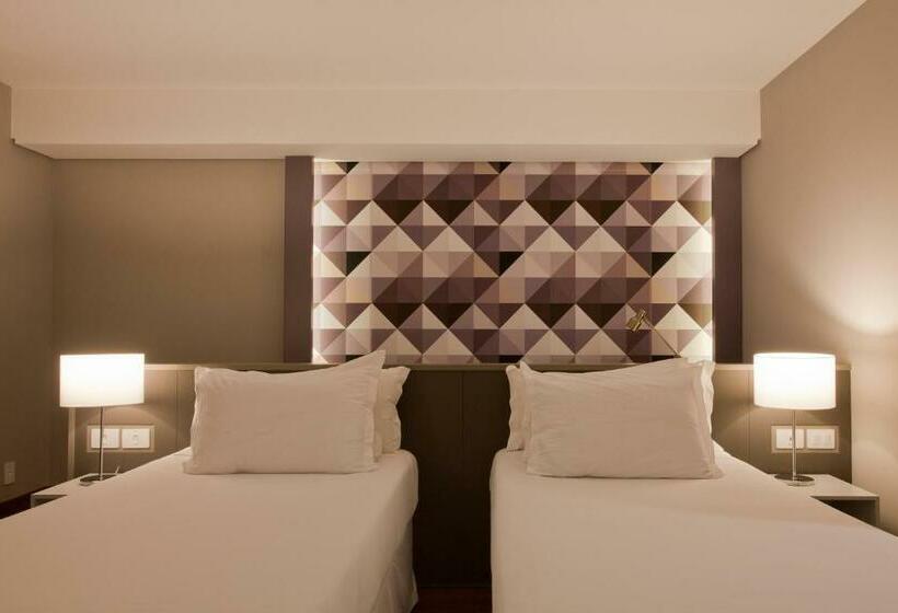 غرفة قياسية, NH Curitiba The Five