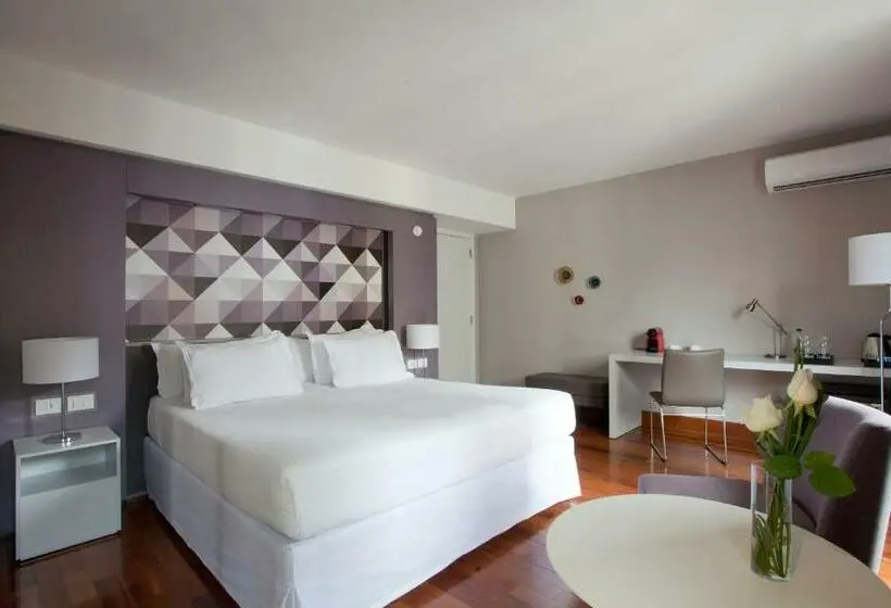 Premium-huone, NH Curitiba The Five