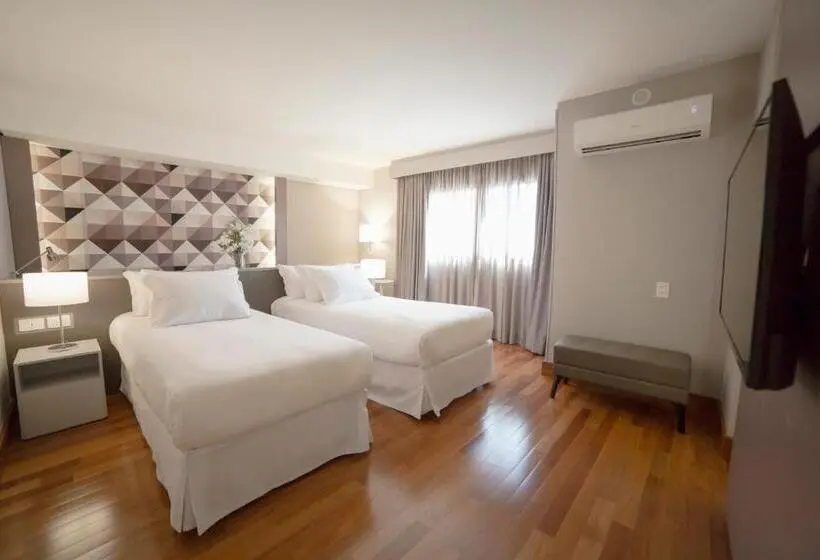 Premium-huone, NH Curitiba The Five