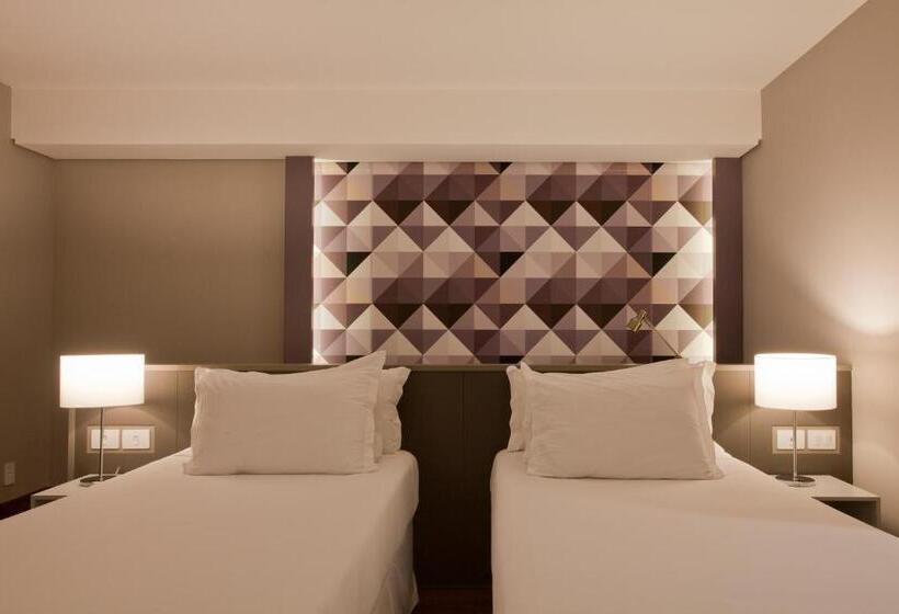 غرفة عائلية, NH Curitiba The Five