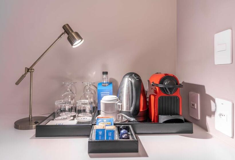 غرفة عائلية, NH Curitiba The Five