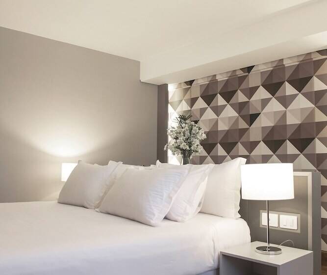 غرفة عائلية, NH Curitiba The Five