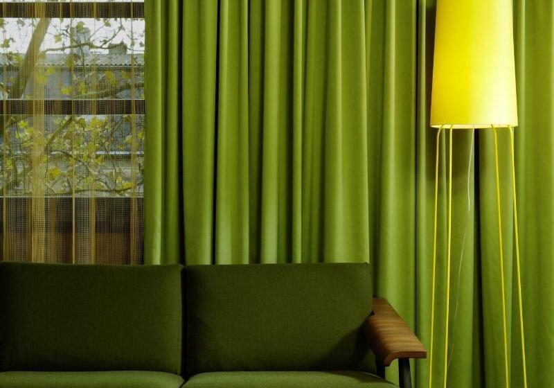 غرفة عائلية, NH Curitiba The Five