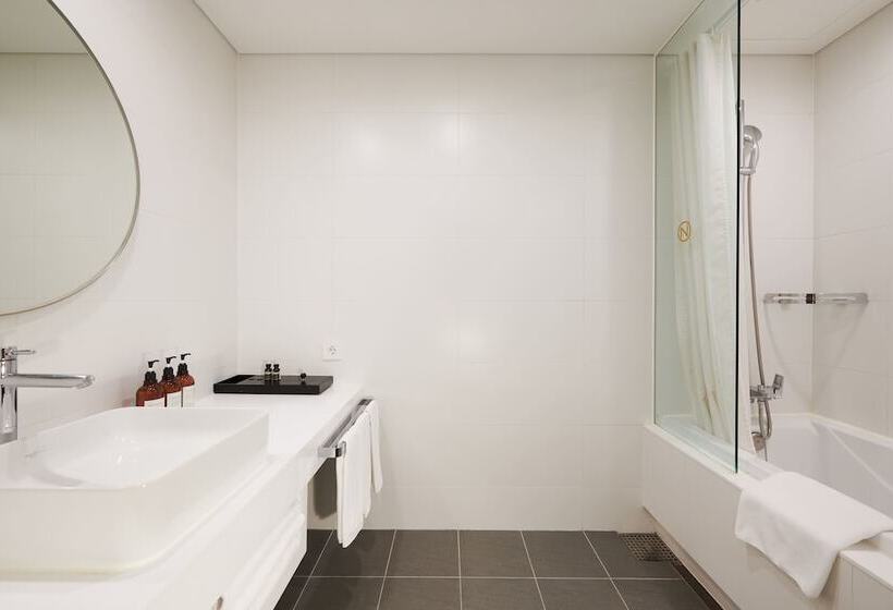 חדר בסיסי לשלושה, Nine Tree By Parnas Seoul Myeongdong 2