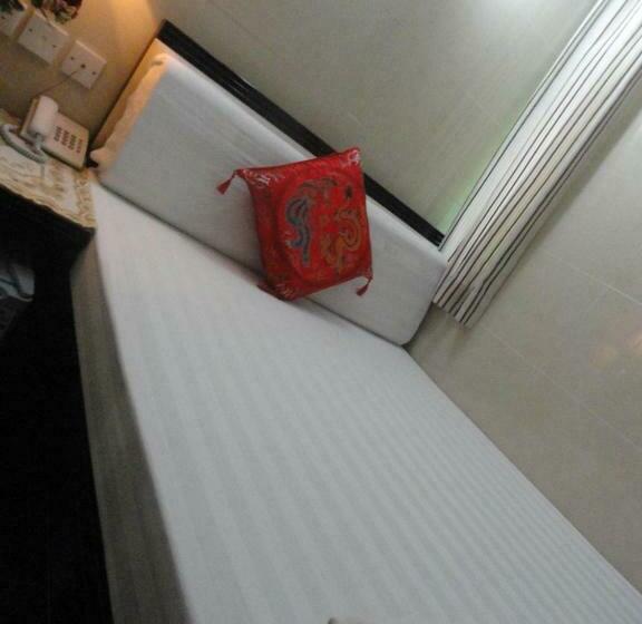 اتاق استاندارد یک نفره, Paris Guest House