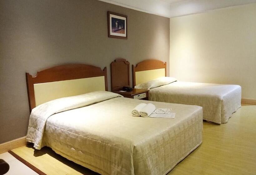 חדר משפחתי, Purnama