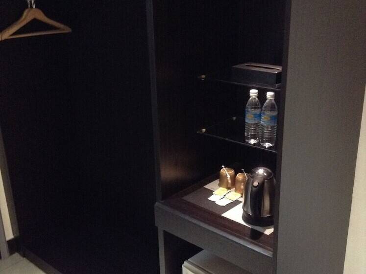 חדר משפחתי, Purnama