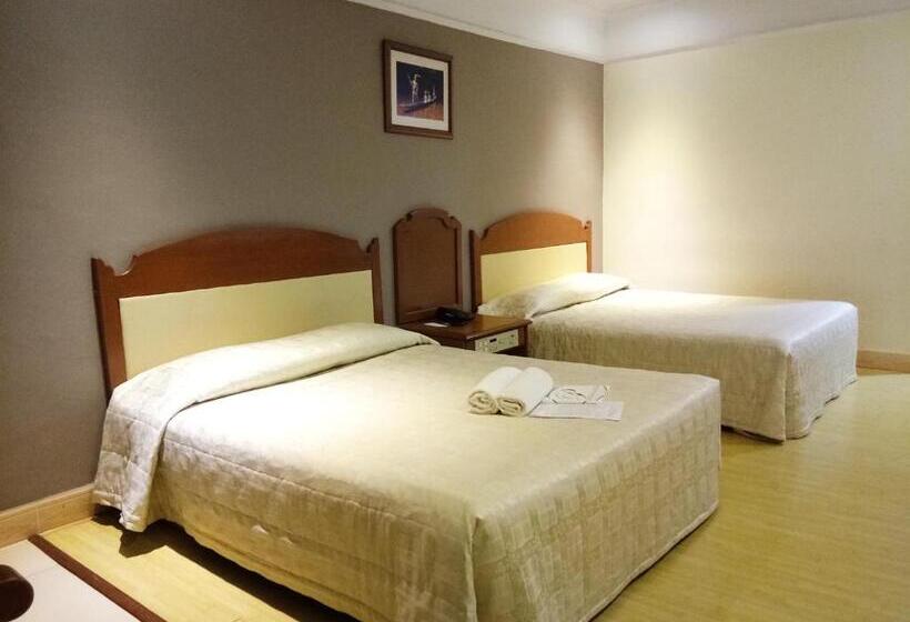 חדר משפחתי, Purnama