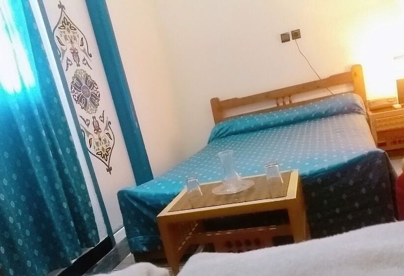 חדר סטנדרט יחיד, Tiout