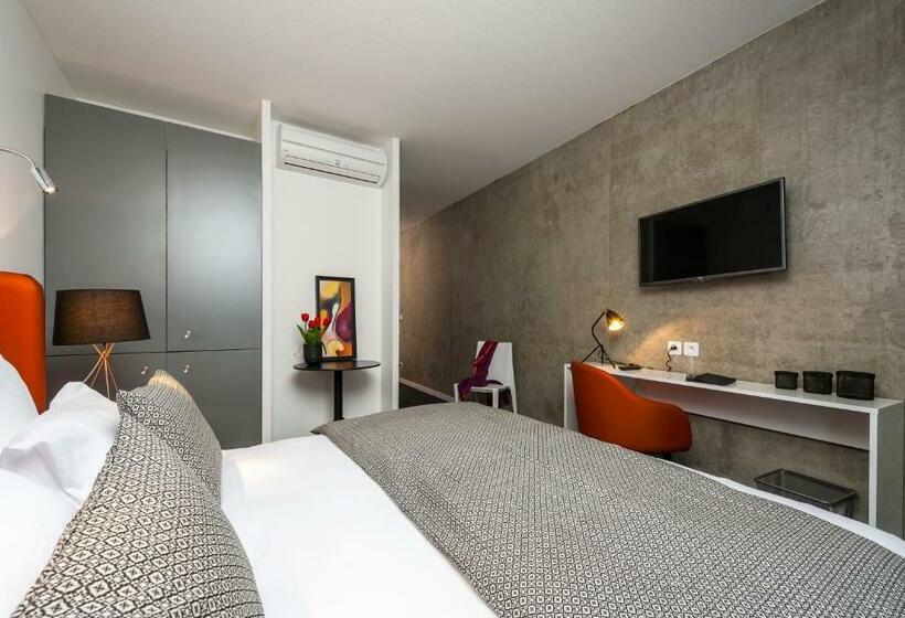 Полулюкс, Ténéo Apparthotel Talence   Espeleta