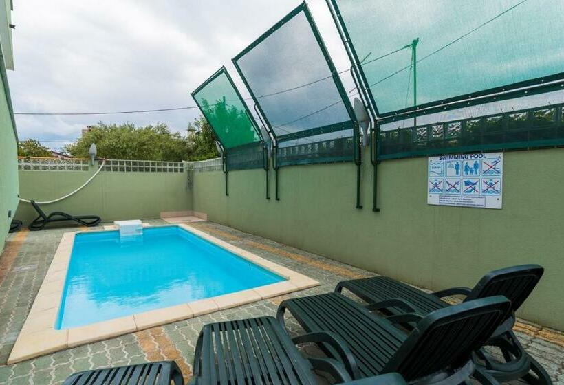 شقة غرفة نوم واحدة بالطابق الأرضى, Villa Punta Viktory