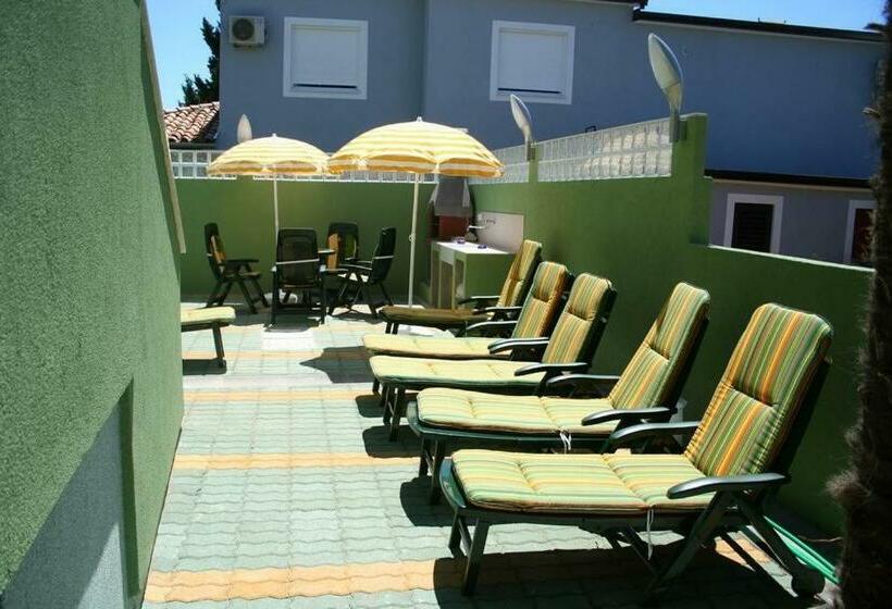 شقة غرفة نوم واحدة بالطابق الأرضى, Villa Punta Viktory