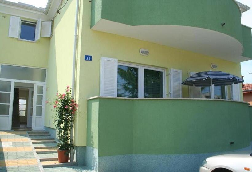 شقة غرفة نوم واحدة مزودة بشُرفة, Villa Punta Viktory